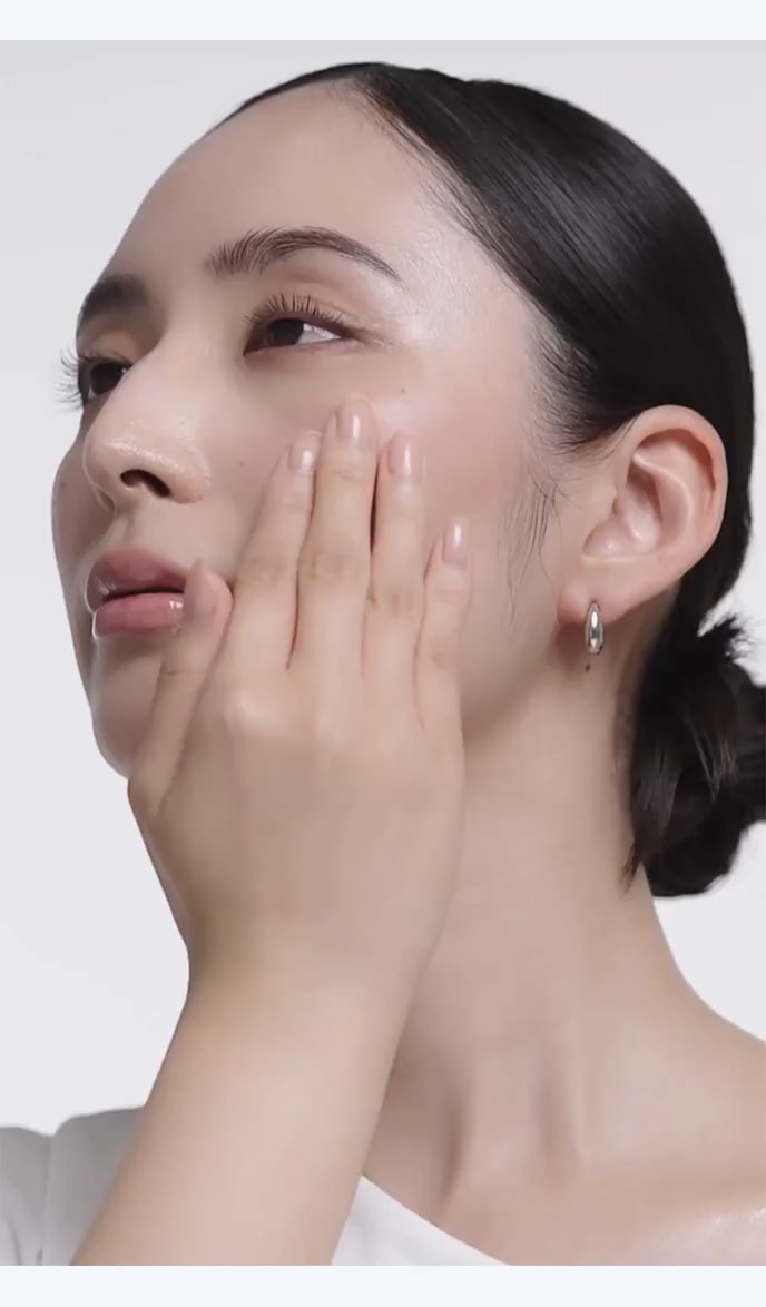 ESIENCE C x AZ ダーマインショット200